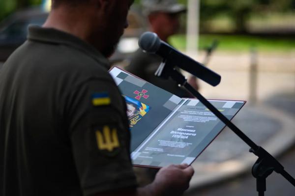  32-річного солдата Максима Плешу провели сьогодні в останню земну дорогу в Ужгороді 